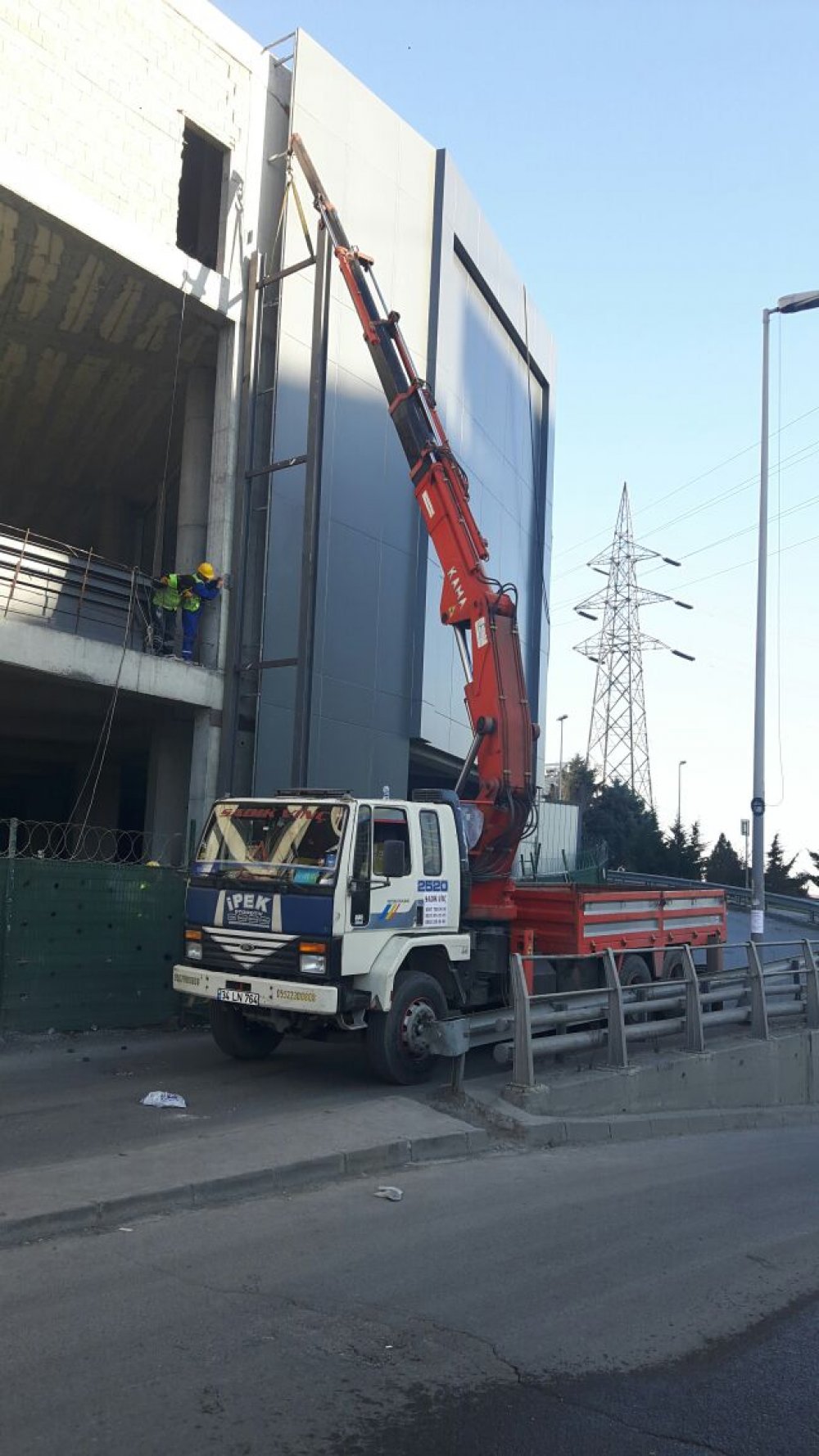 Sepetli Vinç Kiralama İstanbul - Güvenli Yüksekte Çalışma